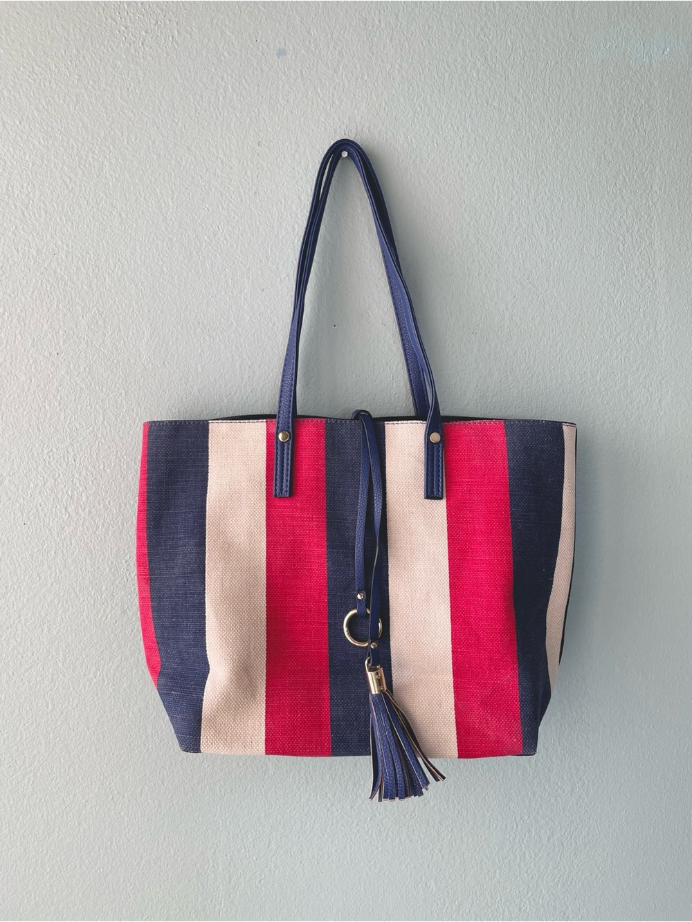 ๐ฑ5/$25๐ฑ Unbranded | Red White & Blue Striped Canvas & Faux Leather Tote Bag